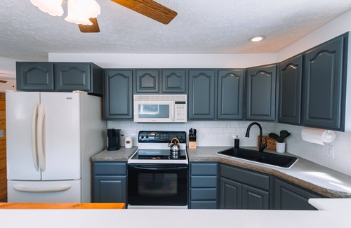 Alliance Apartment | Come stay at The Loft!