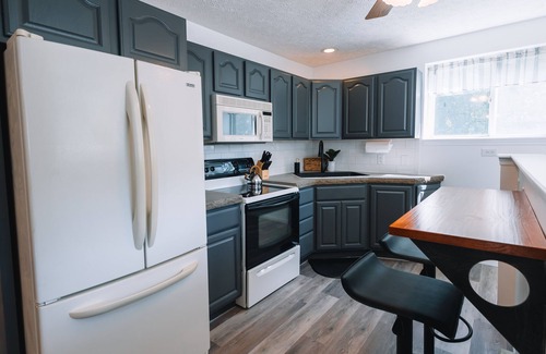 Alliance Apartment | Come stay at The Loft!