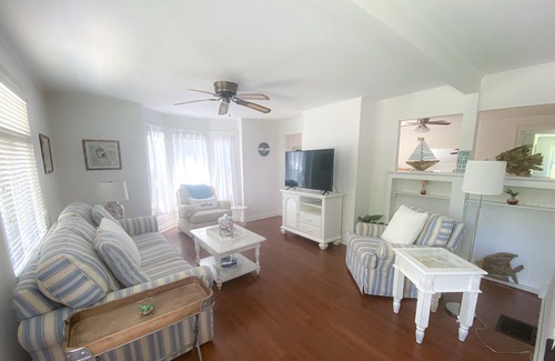 Manasquan House | Come stay in paradise, AKA Manasquan, NJ, at our lovely beach house!