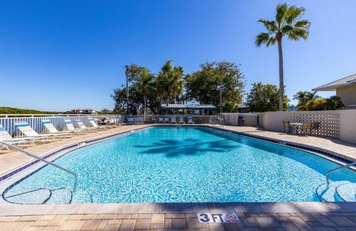 Ruskin Apartment | Come stay where the dolphins play! Unit 216