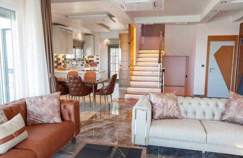 Termal Villa | comfort 4-bedroom villa in Yalova with pool jacuzy fitness/WIFI and AC.