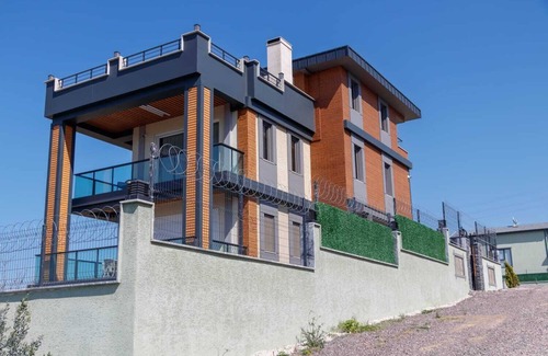 Termal Villa | comfort 4-bedroom villa in Yalova with pool jacuzy fitness/WIFI and AC.