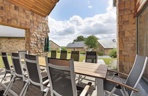Froidchapelle House | Comfort 6-person bungalow in the holiday park Landal Village l'Eau d'Heure