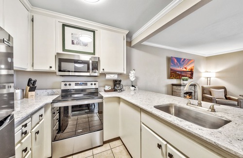 South Lake Tahoe Resort | Comfort and Convenience! 2 Relaxing Units, Free Breakfast, Pets Allowed