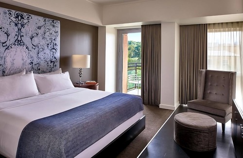 West Plaza Hotel | Comfort and Convenience! Balcony, Pet-friendly Property, Onsite Swimming Pool
