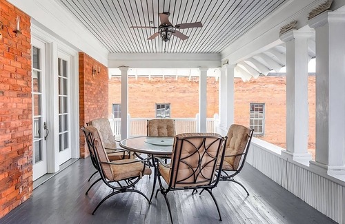 Abbeville House | Comfort and Convenience! FREE Parking Available! Near Abbeville Opera House!