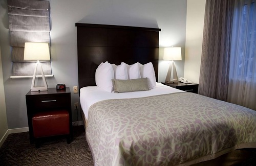 San Bruno Hotel | Comfort and Convenience! Free Onsite Parking, Pets Allowed, Free Breakfast