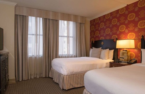 Downtown Austin Resort | Comfort and Convenience! TWO Classy Units, Indoor Swimming Pool, Pet-friendly!