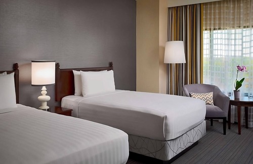 Gwinnett Place Resort | Comfort and Convenience! Accessible unit awaits. Near Gwinnett Place Mall
