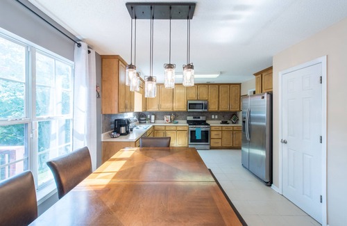 Rex House | Comfort and Style on the Colonnade