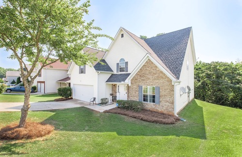 Rex House | Comfort and Style on the Colonnade