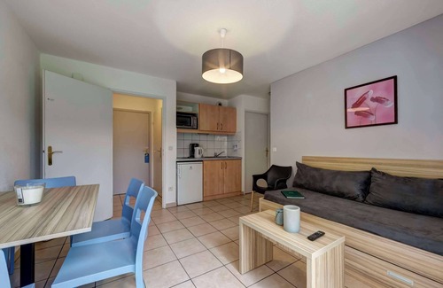 Divonne-les-Bains Apartment | Comfort Aparthotel Divonne L'Oree du Parc