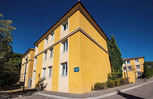 Le Tholonet Apartment | Comfort Aparthotel Aix Le Tholonet