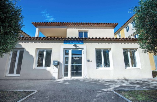 Le Tholonet Apartment | Comfort Aparthotel Aix Le Tholonet