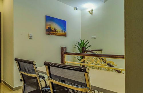 Dubai Villa | Comfort Bed inn Hostel - 15min from city center/High Speed Wifi and AC