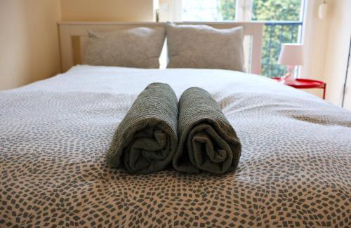 Gare House | Comfort & Central Rooms