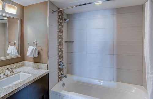 Northeast Virginia Beach Hotel | Comfort & Convenience! Indoor and Outdoor Pool, Kitchenette, Ocean view!