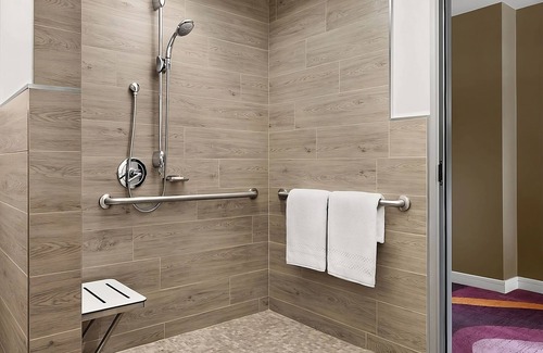 Pasadena Hotel | Comfort & Convenience! 2 Relaxing Units! Parking, Pool, Courtyard, Pets Allowed!