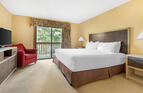 Sapphire Resort | Comfort & Convenience! 2 Spacious Units Near Cashiers Sliding Rock! Free Parking