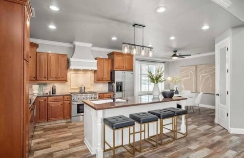 Clovis House | Comfort & Convenience: Clovis Edition