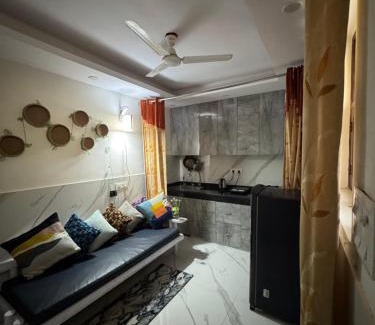 Saket Apartment | Comfort Corner- Private Apartment for Long Stays