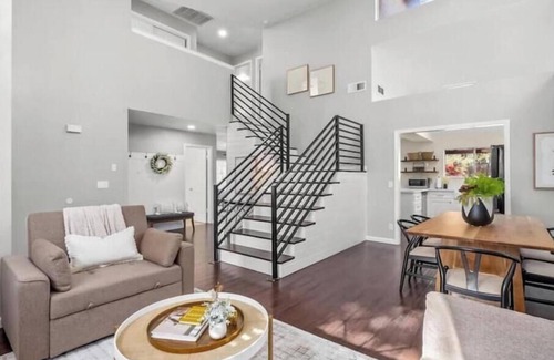 Raisin House | Comfort & Elegance: Fresno Edition