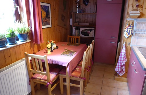 Albersweiler Apartment | Comfort FEWO in a quiet south-facing slope, with Trifelsblick, great view, 68 qm2