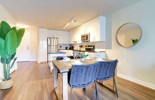 Jefferson Manor Apartment | Comfort & Great Location Apt W Gym