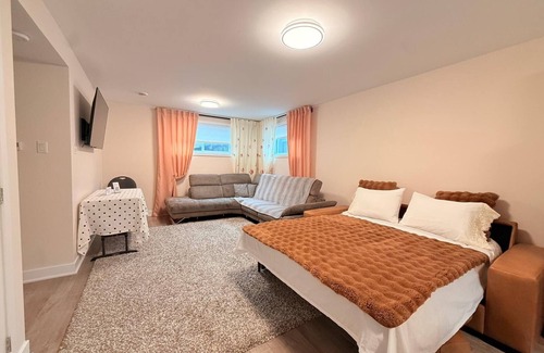 Longueuil House | Comfort & Harmony