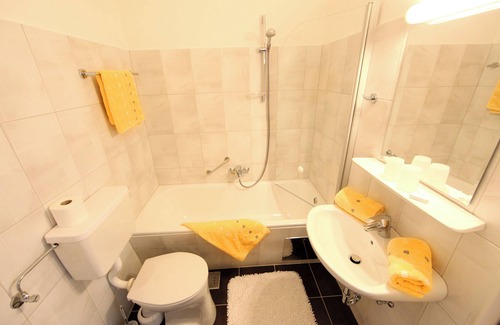 Schuttdorf Hotel | Comfort Hotel Garni Landhaus Gitti