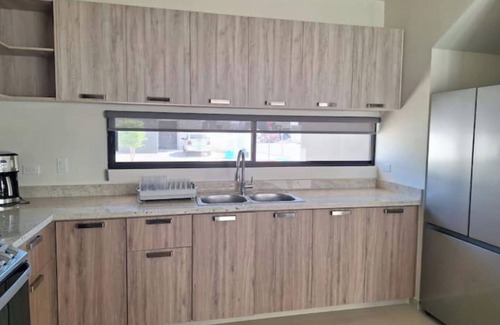 La Paz House | Comfort in Gated Community-Pool
