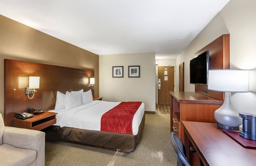 Northeast Mississauga Hotel | Comfort Inn Airport West