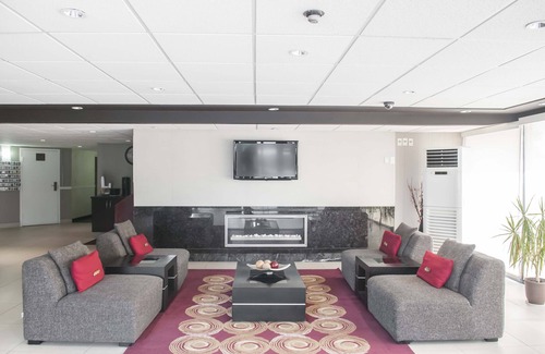 Northeast Mississauga Hotel | Comfort Inn Airport West