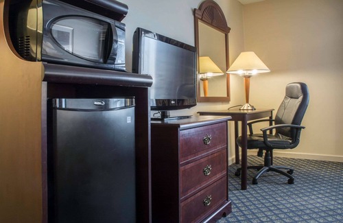 Ingersoll Hotel | Comfort Inn and Suites Ingersoll