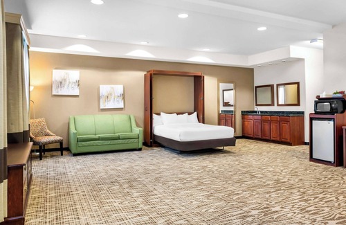 Riverton Hotel | Comfort Inn And Suites