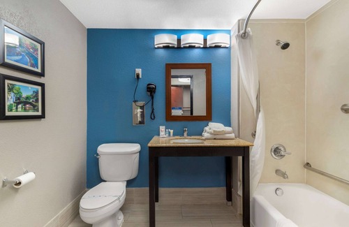 San Antonio Hotel | Comfort Inn and Suites Near Medical Center