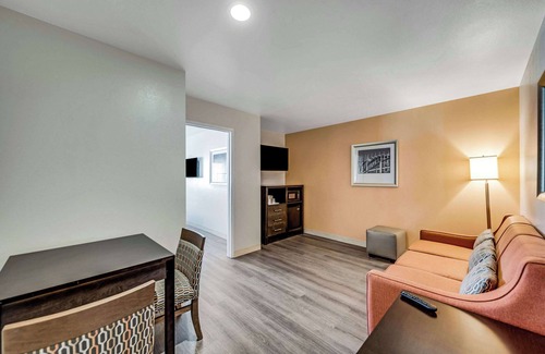 Beach Hill - Beach Flats Hotel | Comfort Inn Beach/Boardwalk Area