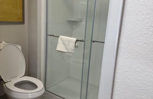 Harvey Apartment | Comfort Inn Chicago Southland I-80 & I-294 Near Casino