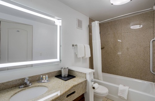 Downtown Nashville Hotel | Comfort Inn Downtown Nashville - Music City Center