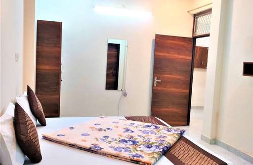 Mayur Vihar Phase 1 Hotel | Comfort Inn Hotel.Near MayurVihar Metro1