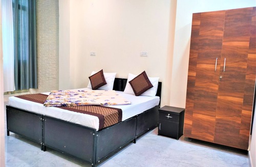 Mayur Vihar Phase 1 Hotel | Comfort Inn Hotel.Near MayurVihar Metro1