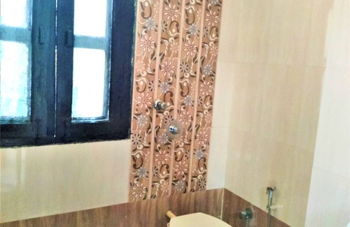 Mayur Vihar Phase 1 Hotel | Comfort Inn Hotel.Near MayurVihar Metro1