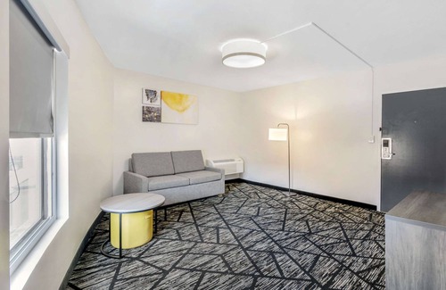 Midtown - Westport Hotel | Comfort Inn Kansas City Midtown