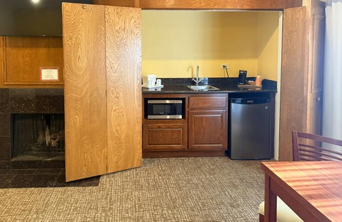 Monterey Hotel | Comfort Inn Monterey Peninsula Airport
