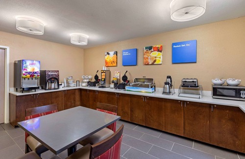 Windy Hill Hotel | Comfort Inn N Myrtle Beach Barefoot Landing