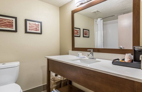Windy Hill Hotel | Comfort Inn N Myrtle Beach Barefoot Landing