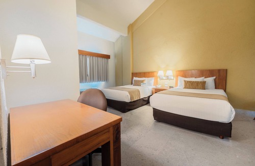 Puerto Vallarta Hotel | Comfort Inn Puerto Vallarta Golfside & Marina