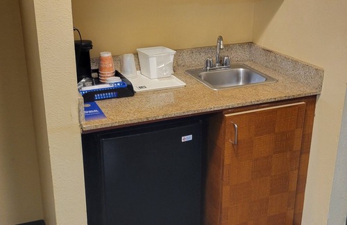Stone Mountain Hotel | Comfort Inn & Suites at Stone Mountain