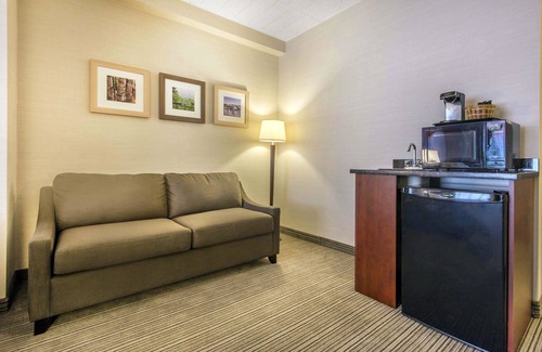 Collingwood Hotel | Comfort Inn & Suites