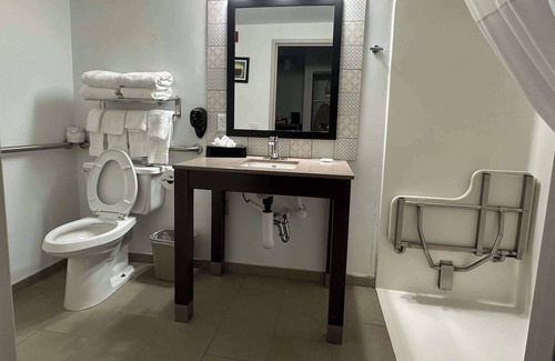 Cartersville Hotel | Comfort Inn & Suites Cartersville - Emerson Lake Point